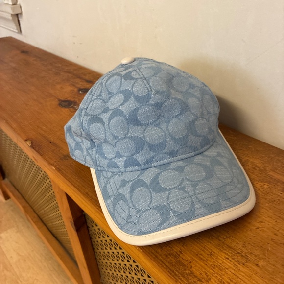Coach Signature Chambray Baseball Cap - Picture 5 of 6